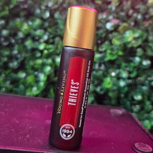 Young Living‎ Thieves Roll-On